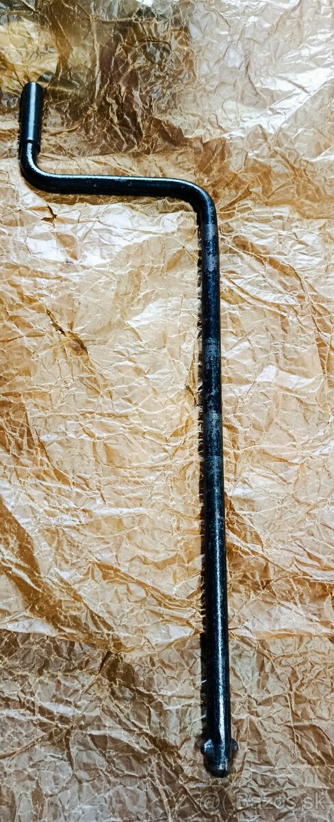 Gaz 69, Uaz, Volha - startovací klika - 2