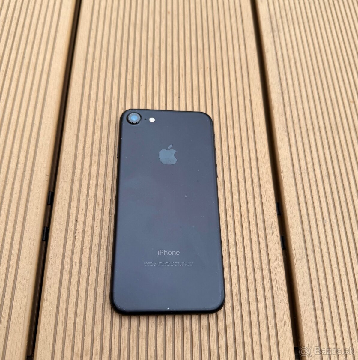 Predám iPhone 7 - 2