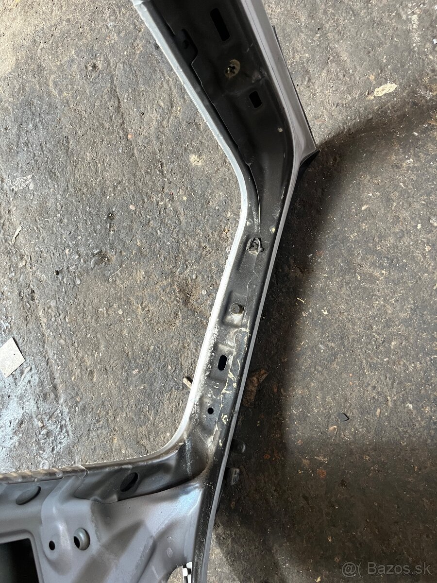 Kufrové dvere BMW E91 pred fl - 2