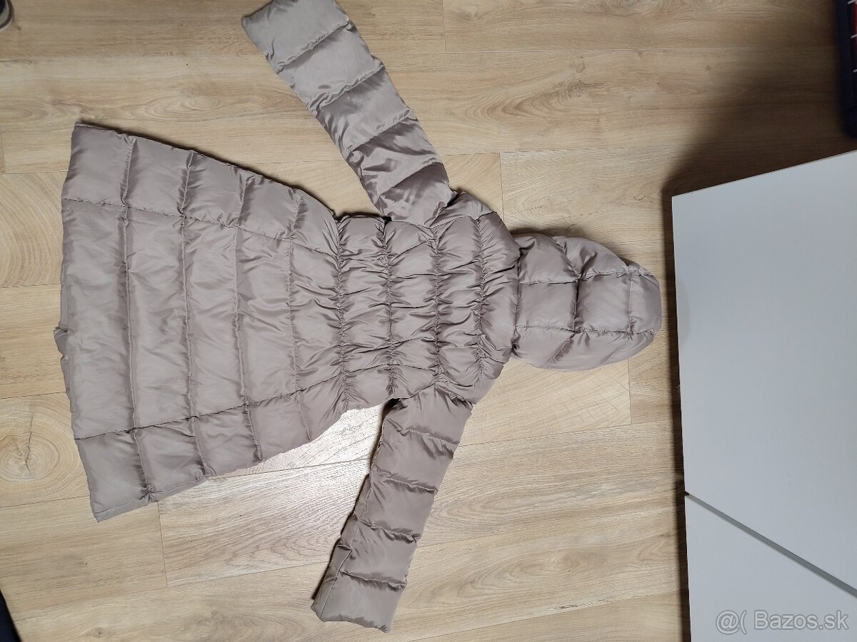 Predlzena zimna bunda Benetton 128/134 - 2