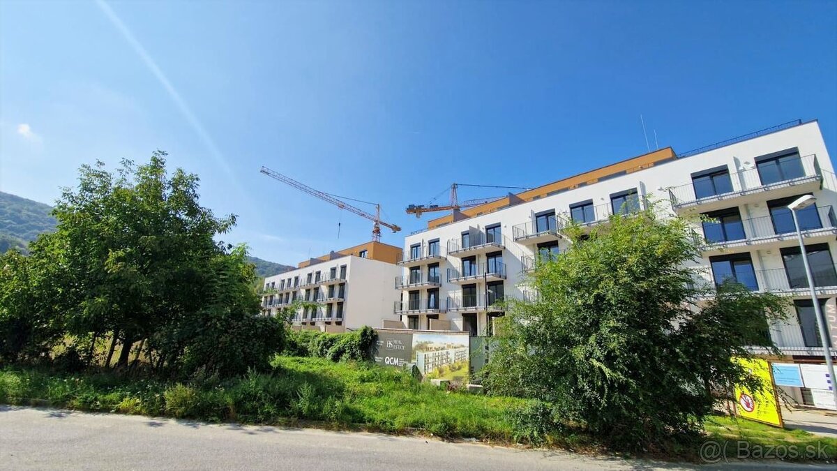 Predaj novostavba 2 izbový byt s balkónom 61 m2 + parkovaci - 2