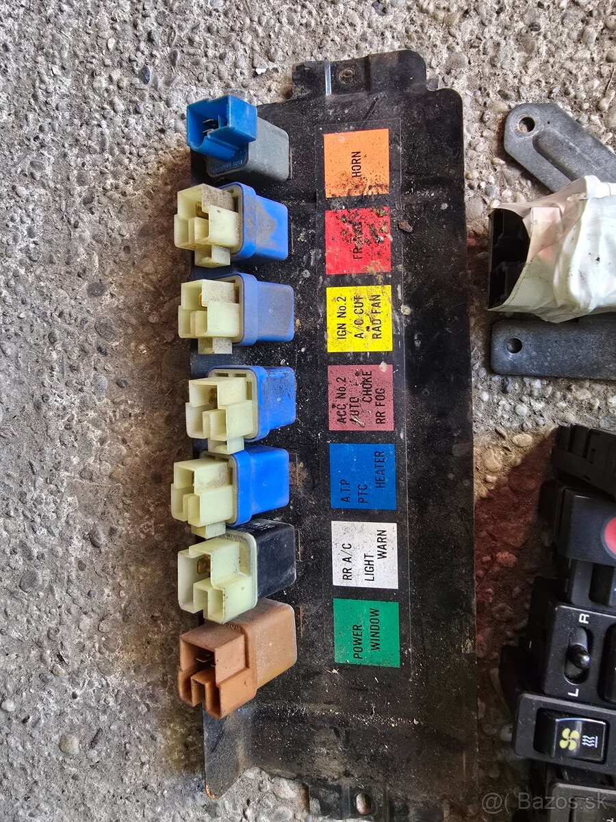 Spínače, prepínače, relatka Nissan Patrol Y60