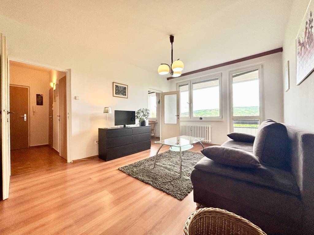 PRENÁJOM - Útulný 1-izbový byt na ulici Ľuda Zúbka v Dúbravk - 2