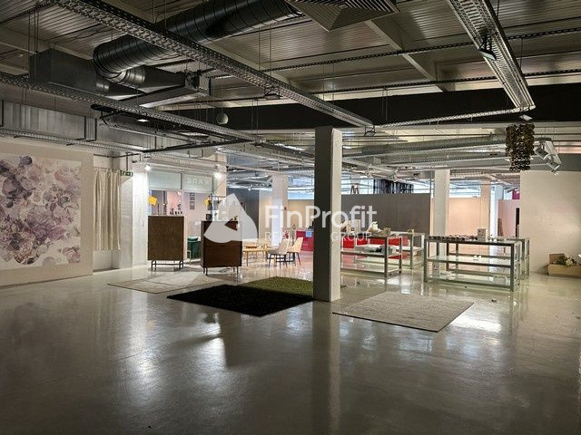 Na prenájom obchodné priestory so zvýhodneným nájomným vo vý - 2