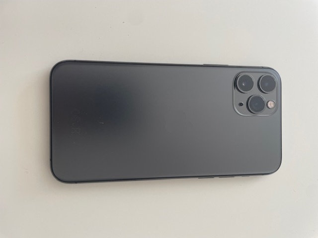 Krásny Iphone 11 Pro Max 256GB - 2