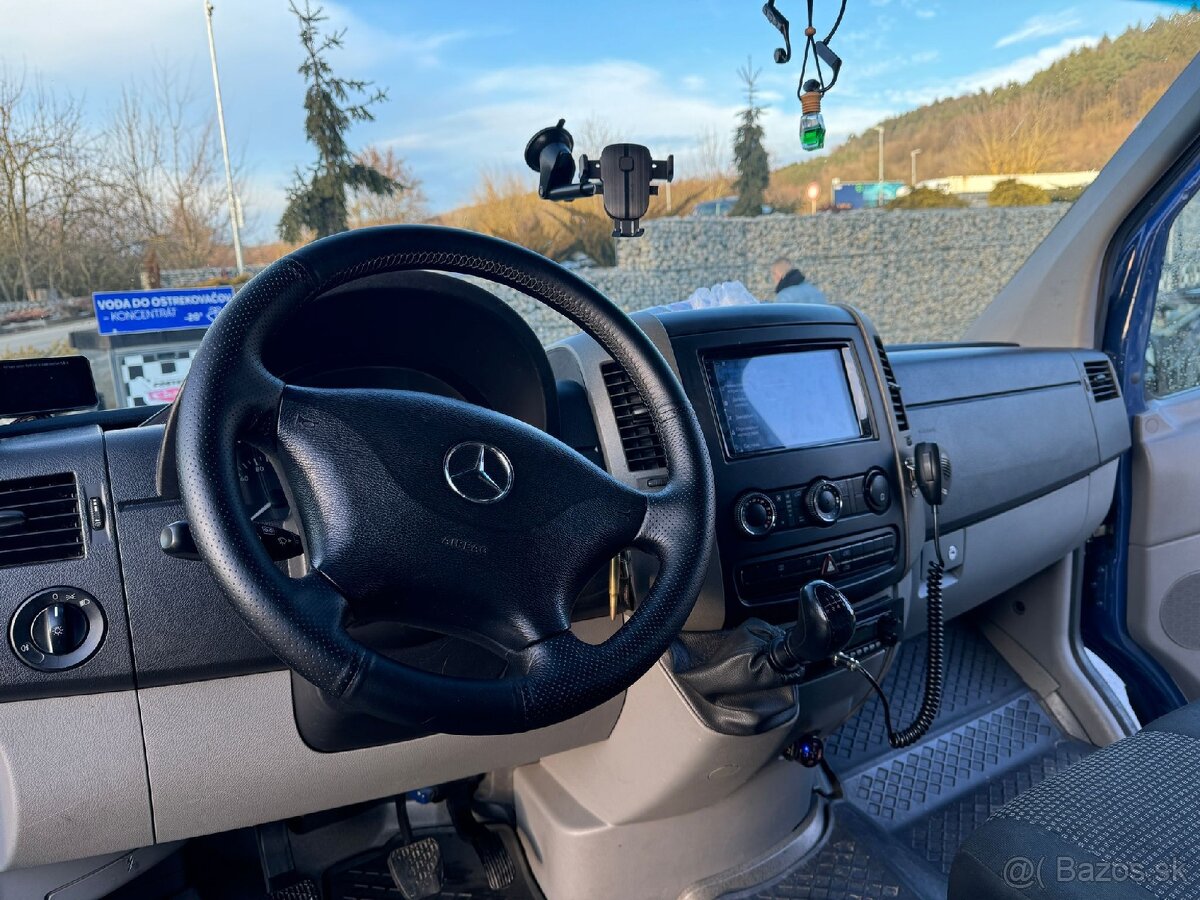 9 Miestny Mercedes Sprinter 311 - 2