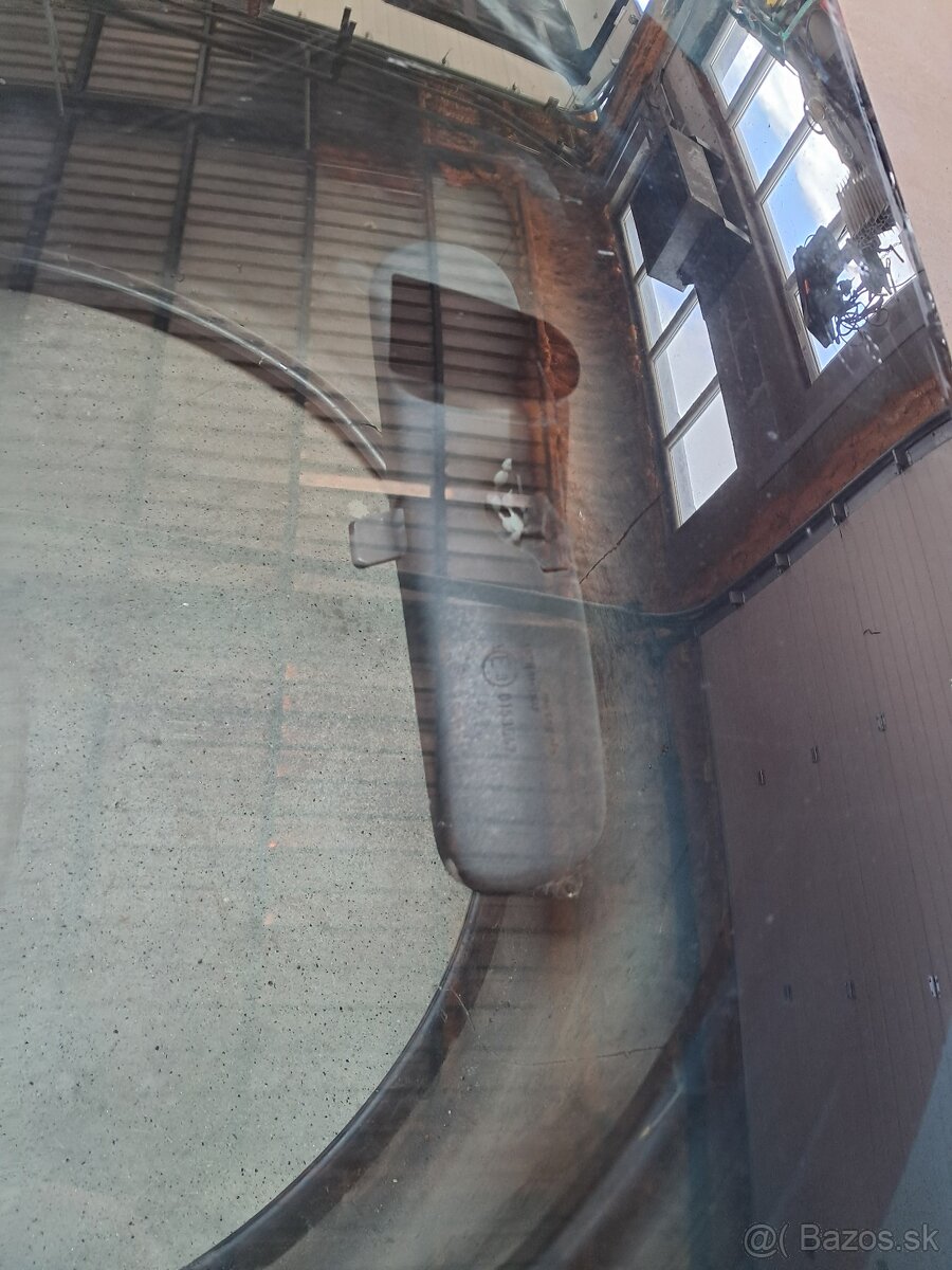 Predné okno na Mercedes A 168 - 2