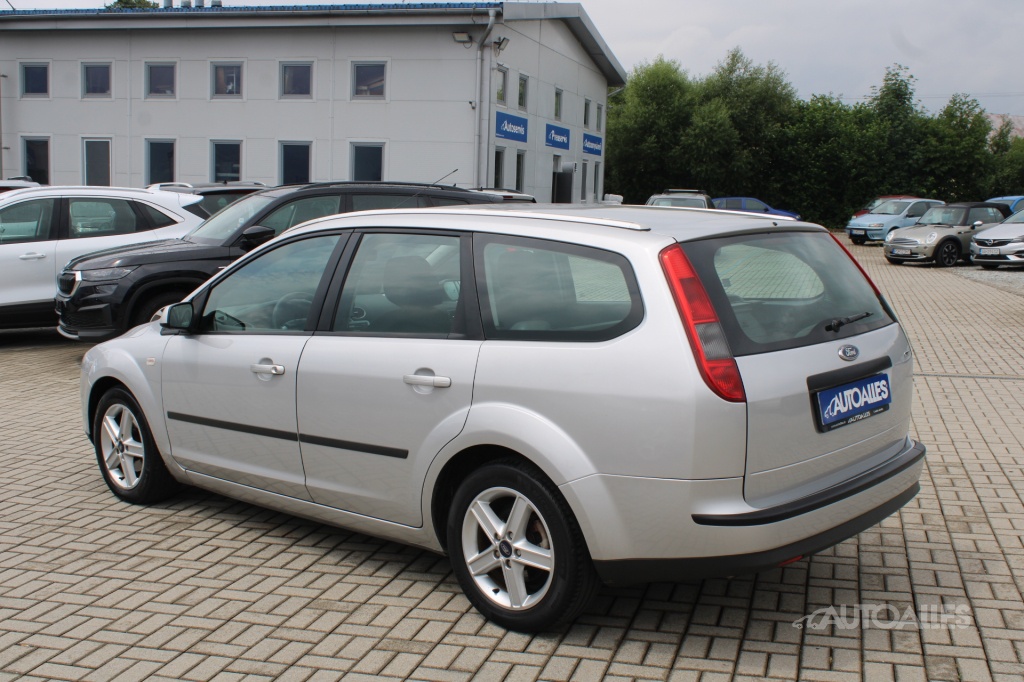 Ford Focus Combi 1,6 TDCi 66 kW - 2