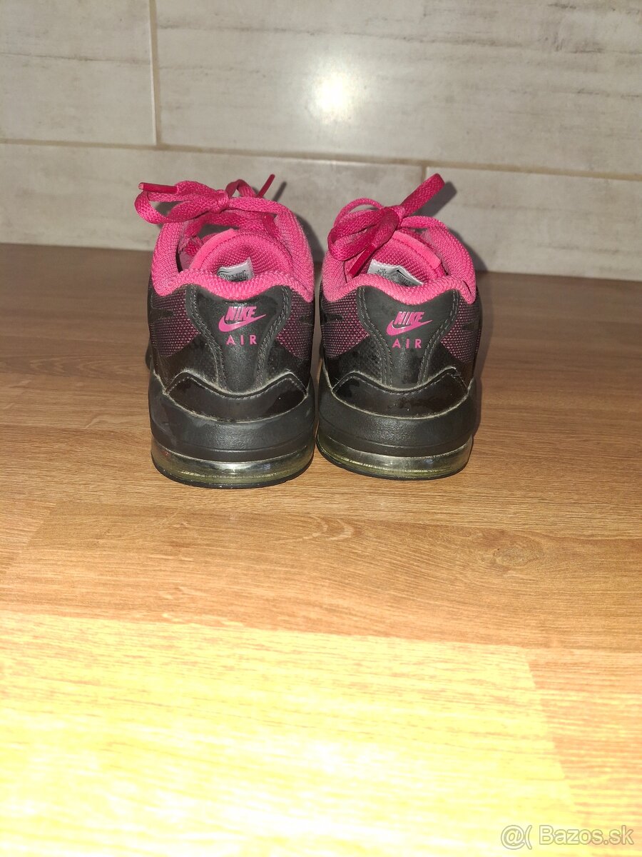 Predam dievčenske nike tenisky č.33 - 2