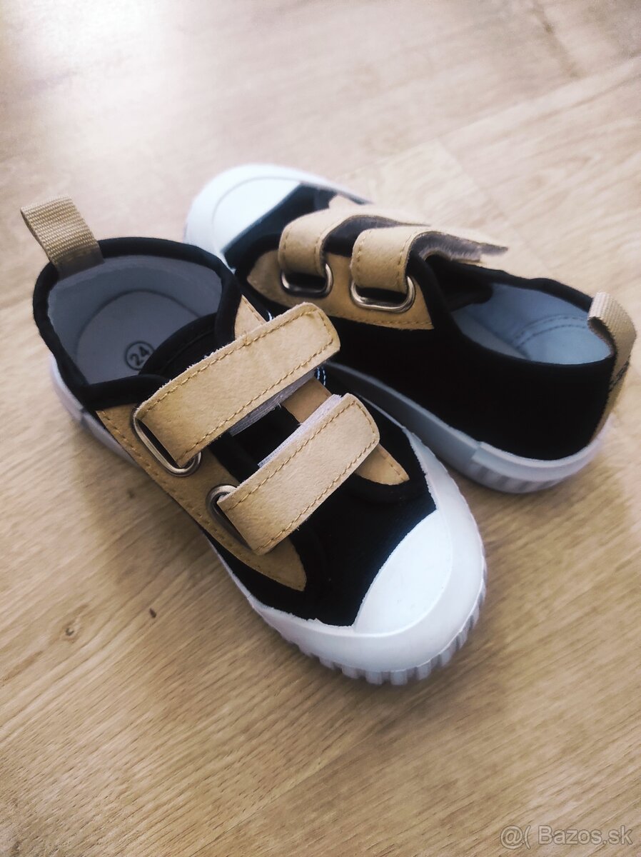 Nové botasky, veľkosť 24 - 2