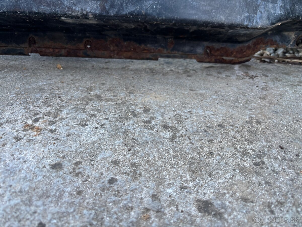 Vystuha nárazník vw t4 - chladičová stena - 2