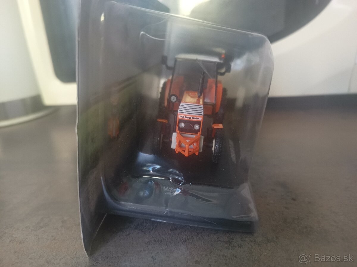 1:43 Ursus C-385 traktor - 2