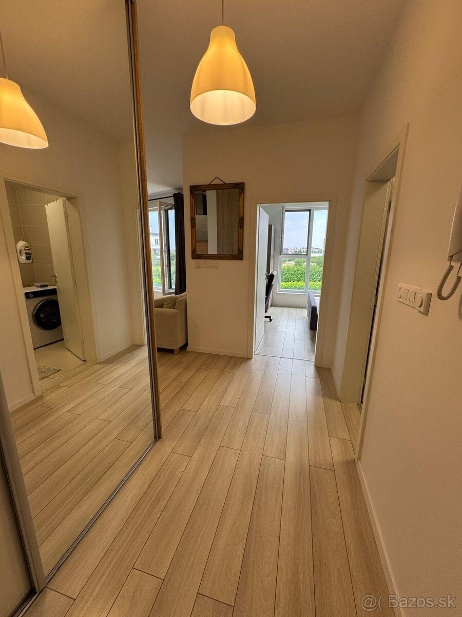 3-izbový byt s loggiou v projekte Tri Vody, Malinovo, okres – foto 2