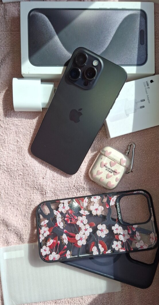 Apple 15 Pro Max 256GB - 2