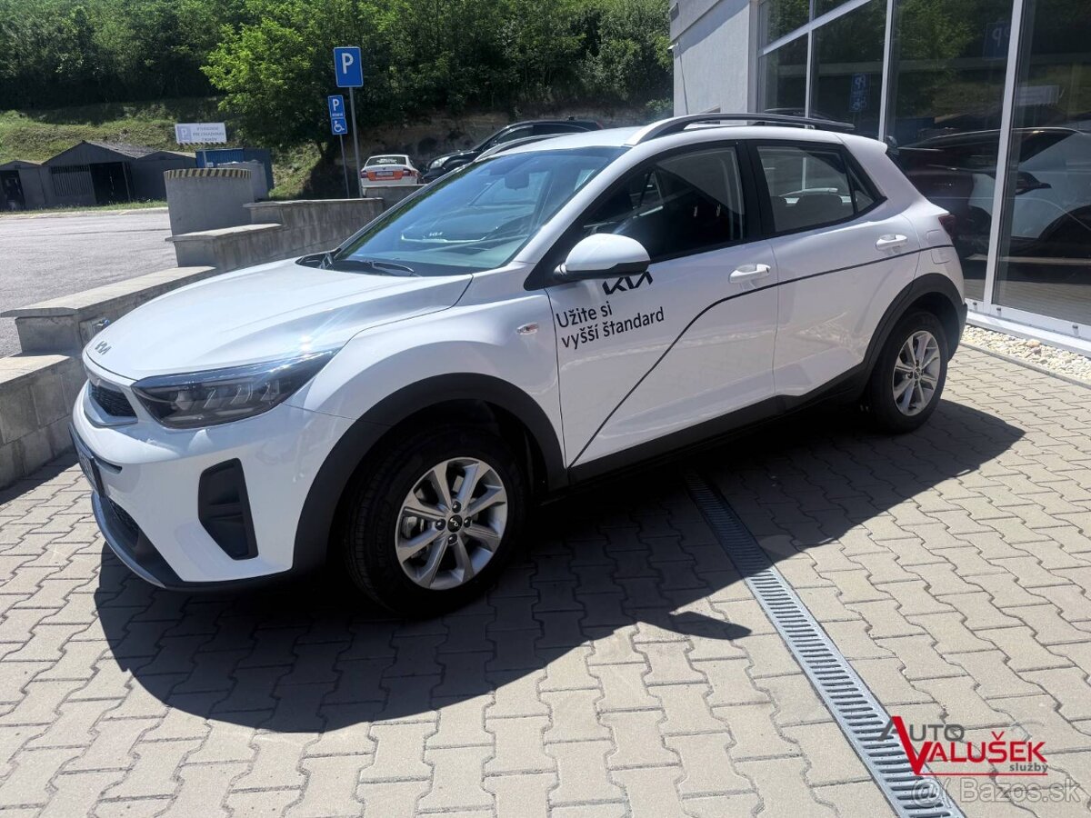 Kia Stonic - 1.2 DPi, výbava Silver , Nájazd 10 000 km - 2