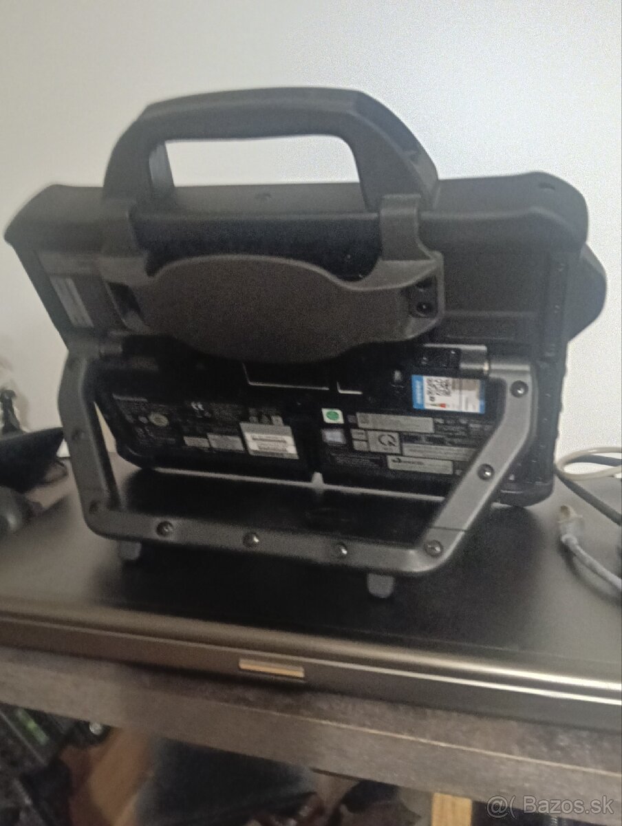 Obrneny Panasonic CF-D1 - 2