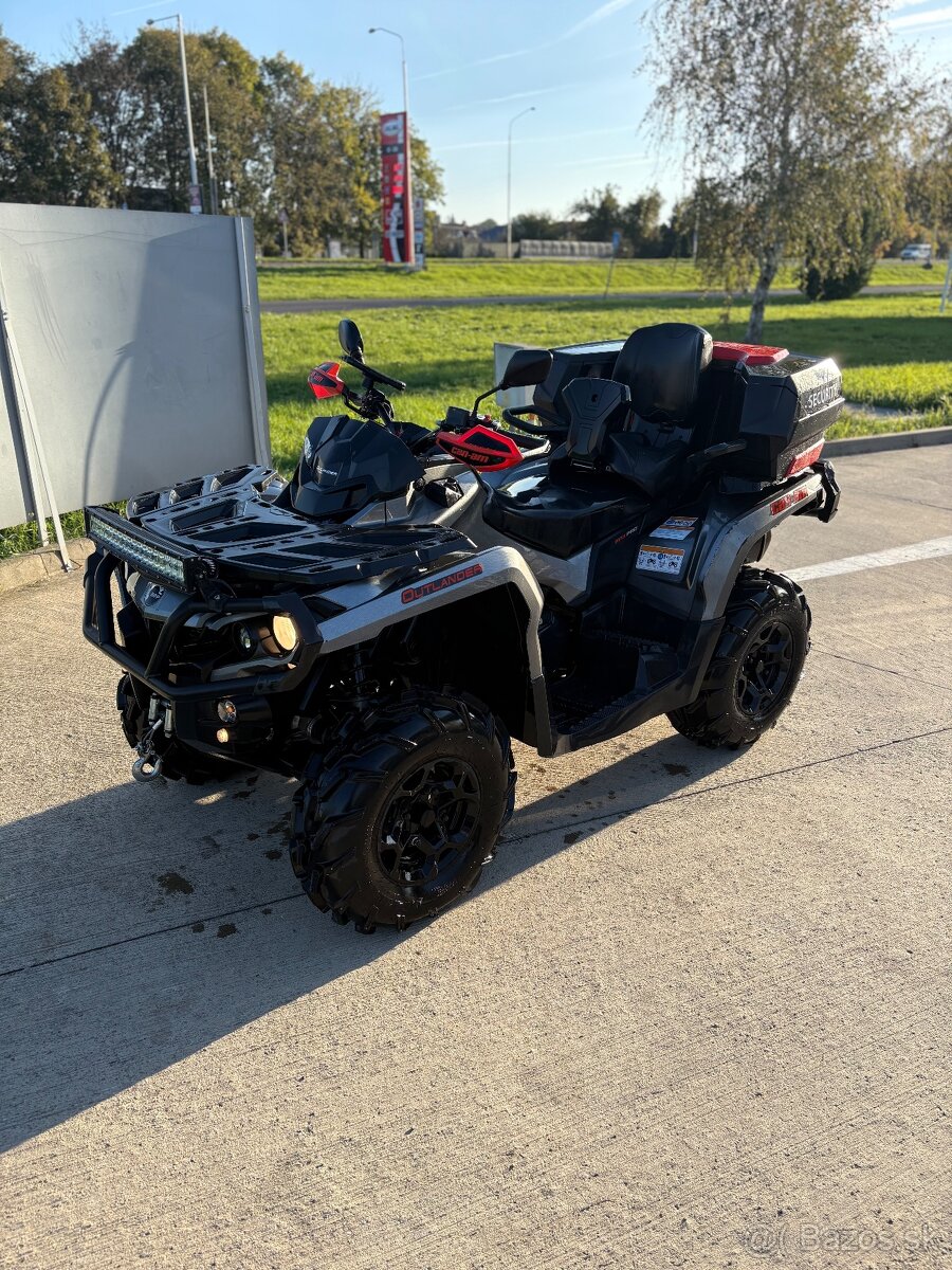 Can-Am Outlander max 1000