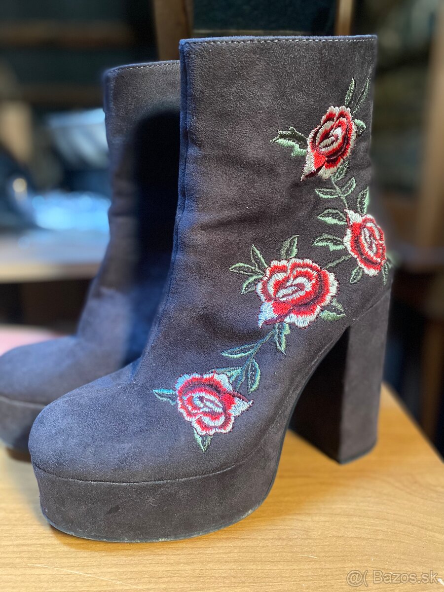 Členkové čižmy s platformou - 2