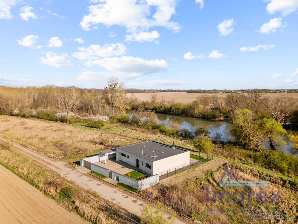 RD pri vode a lese v Novej Dedinke - 2