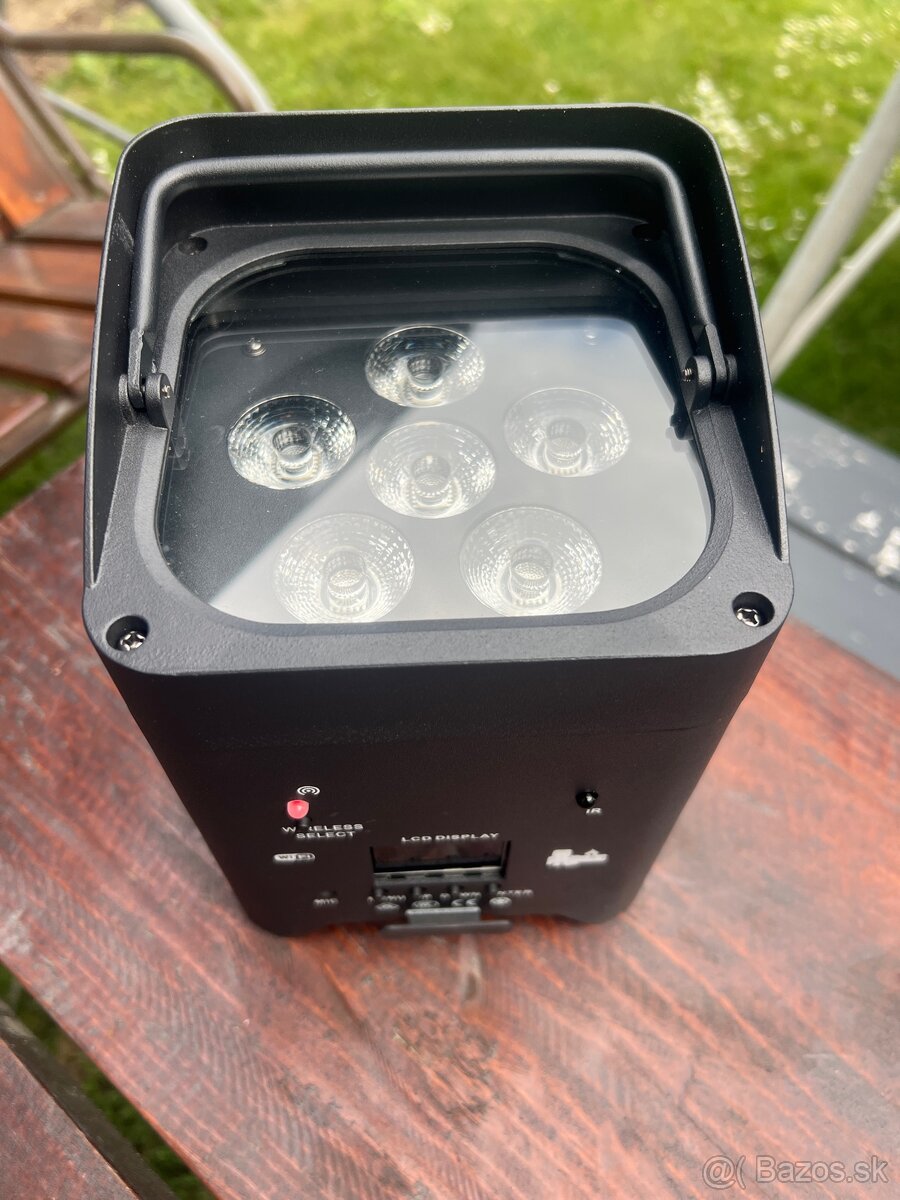 Predám nové baterkové LED PAR 6x18 RGBWAUV WiFi s kejsom - 2
