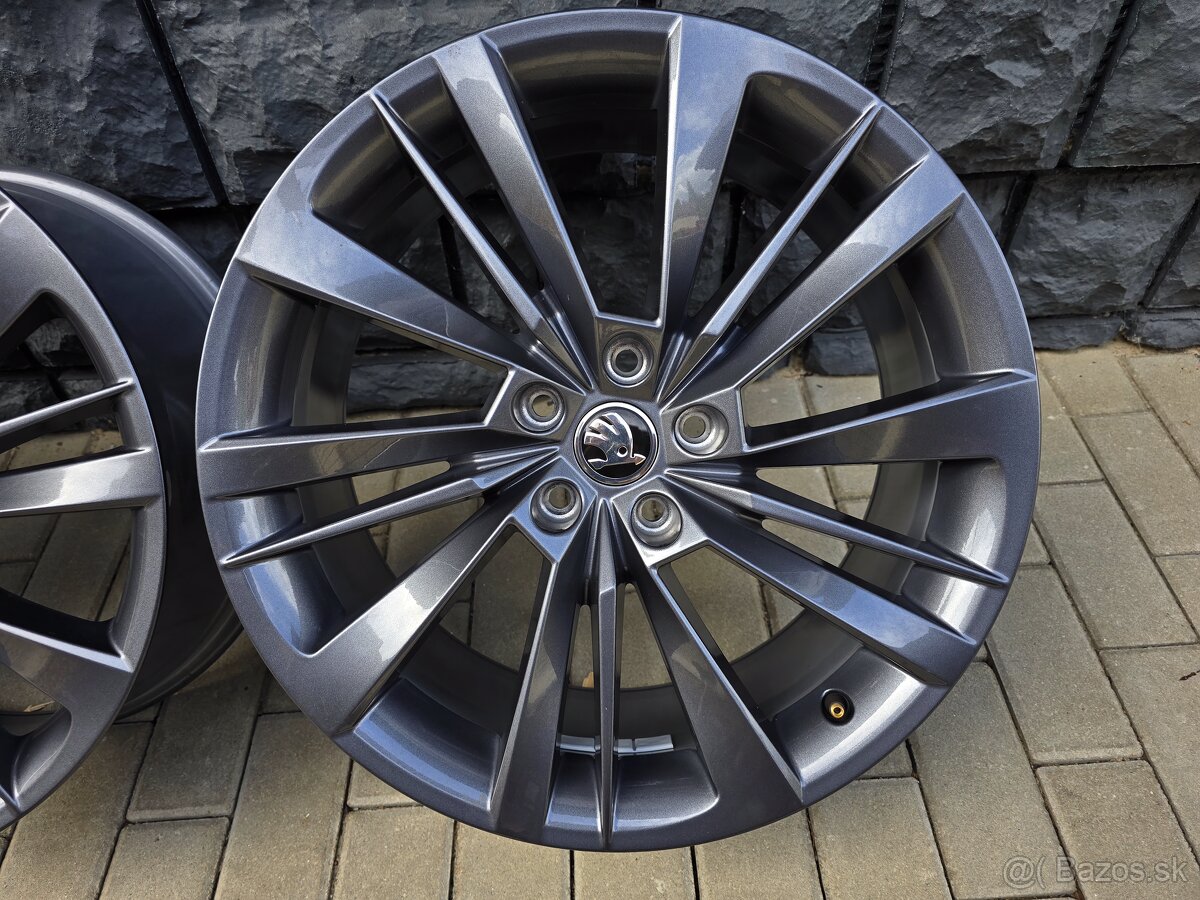 5x112 R19 Škoda Acamar Superb 3 - 2