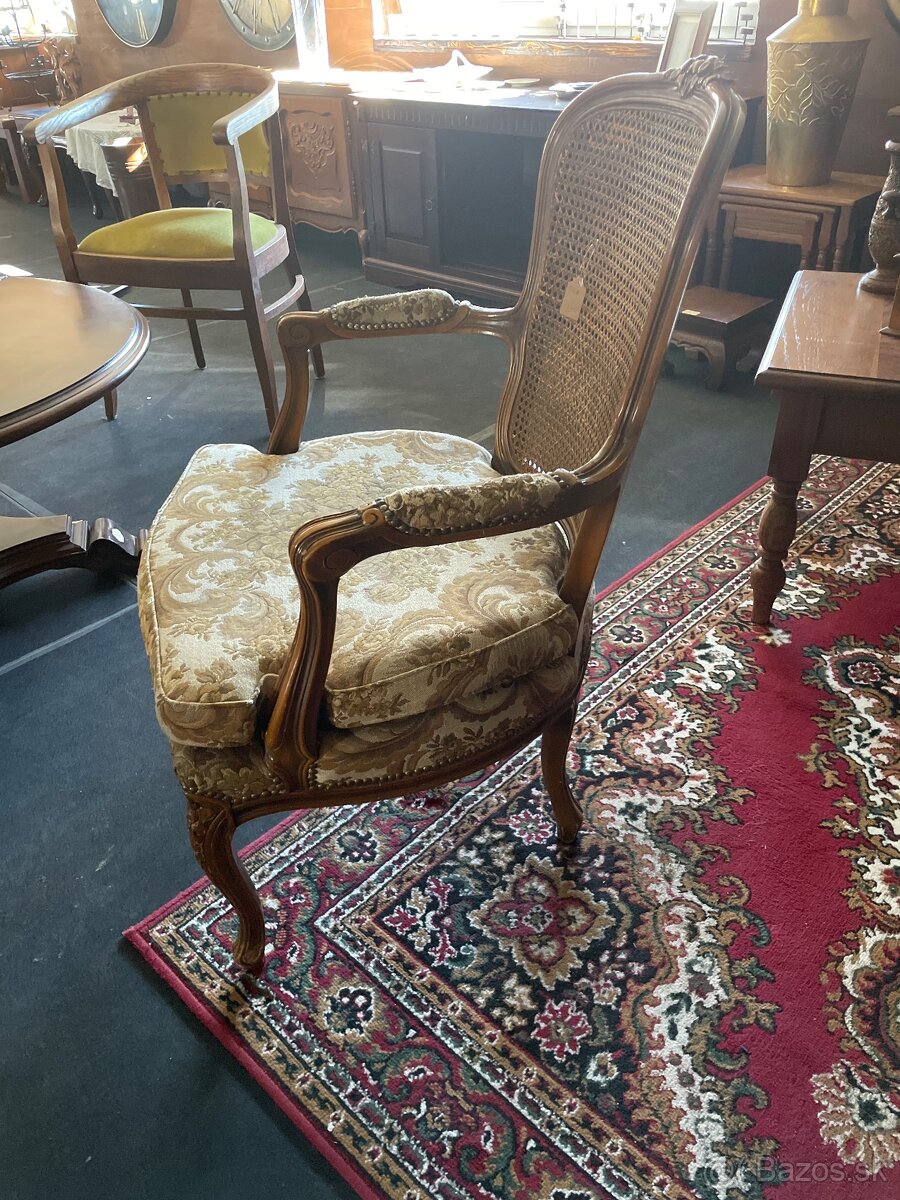 Starožitné kreslo - 2