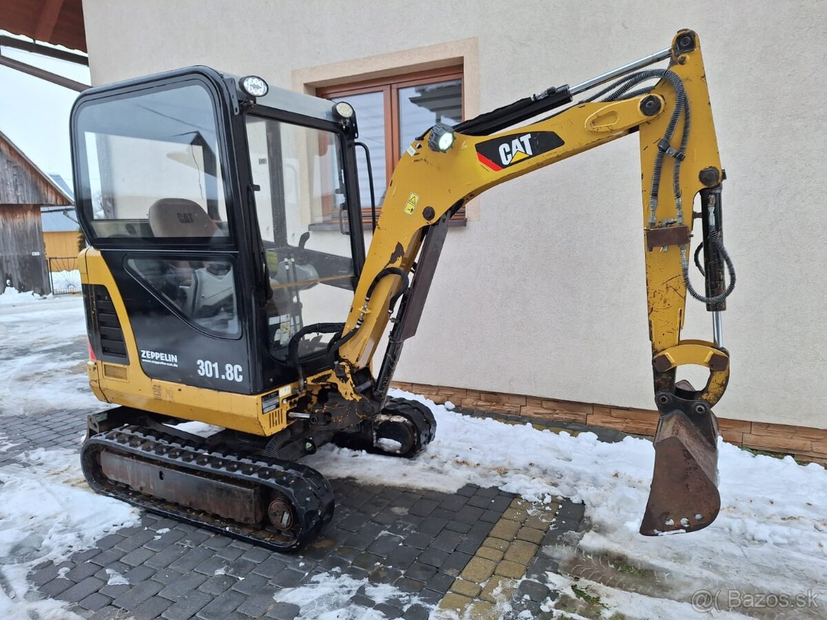 Minibager Caterpillar Cat 301.8 - 2
