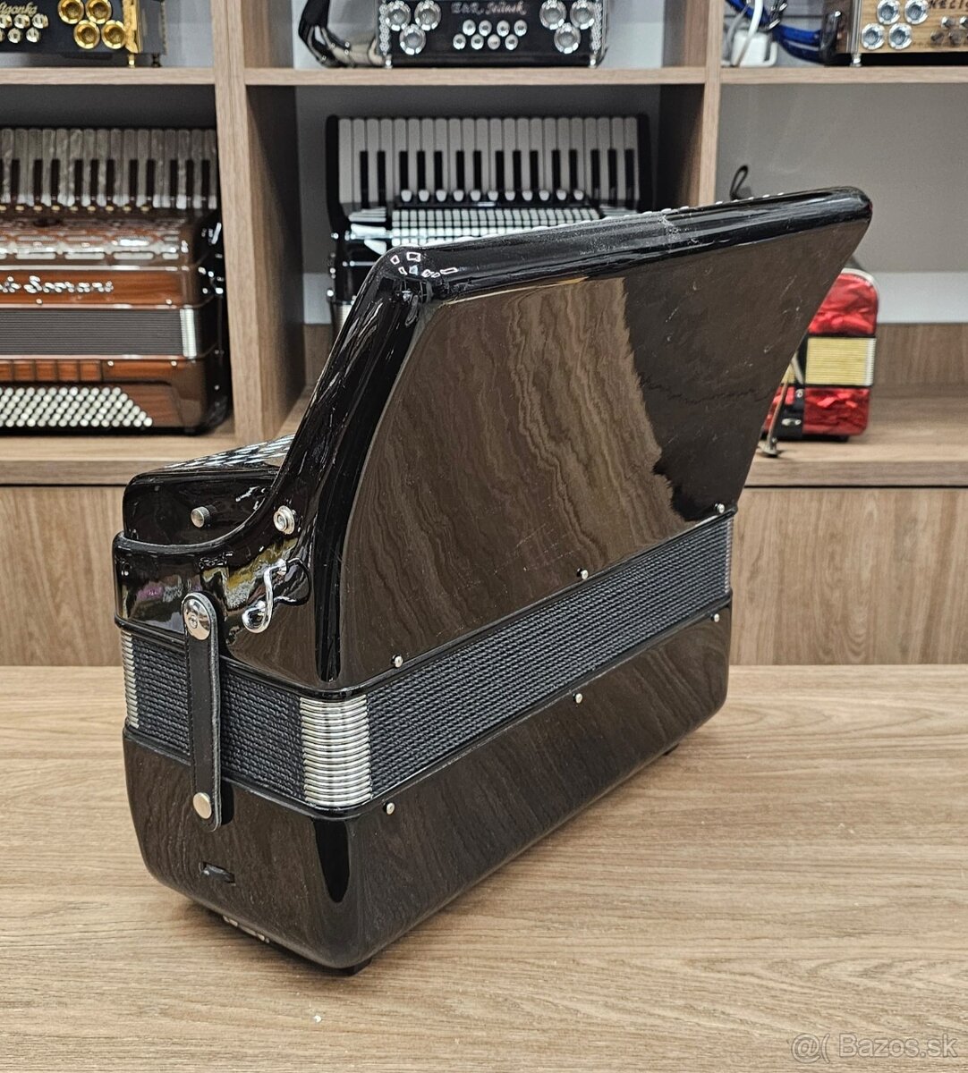 96 basovy akordeon VICCTORINI - 2