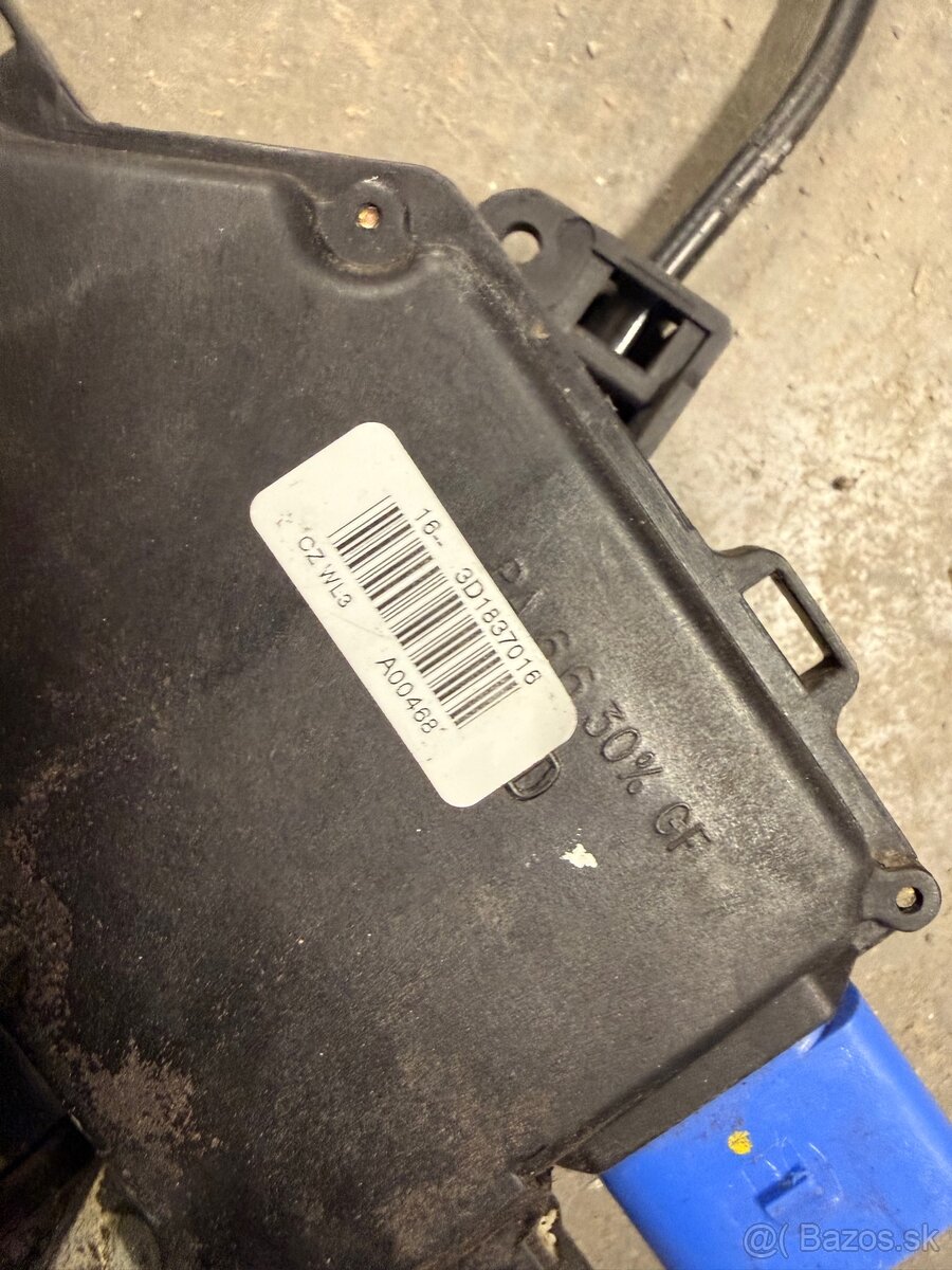 Zámok octavia 2 - 2