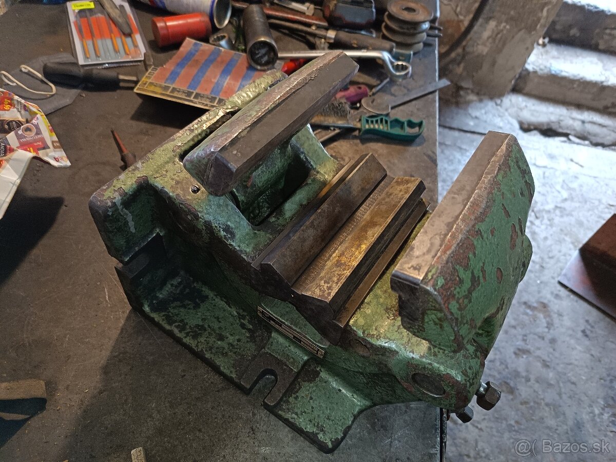 Zverák na gulatinu - 2