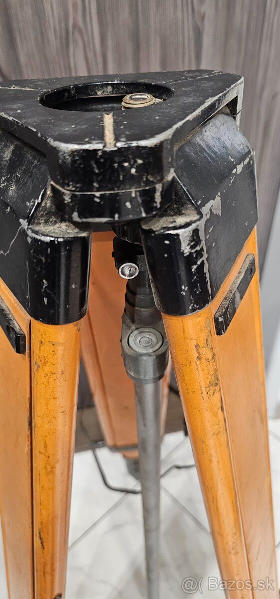 geodetická trojnožka - 2