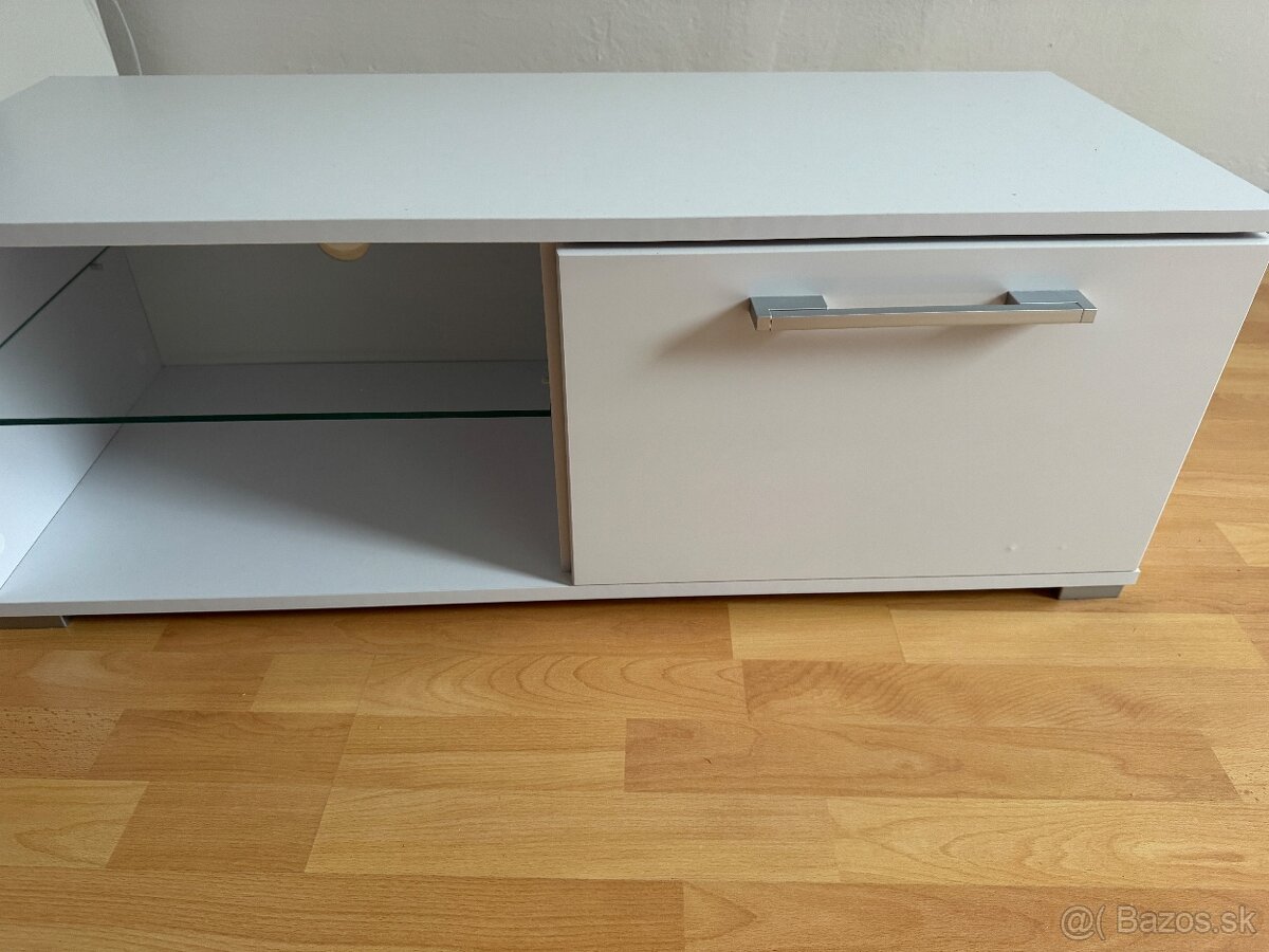Stolík pod TV - 2