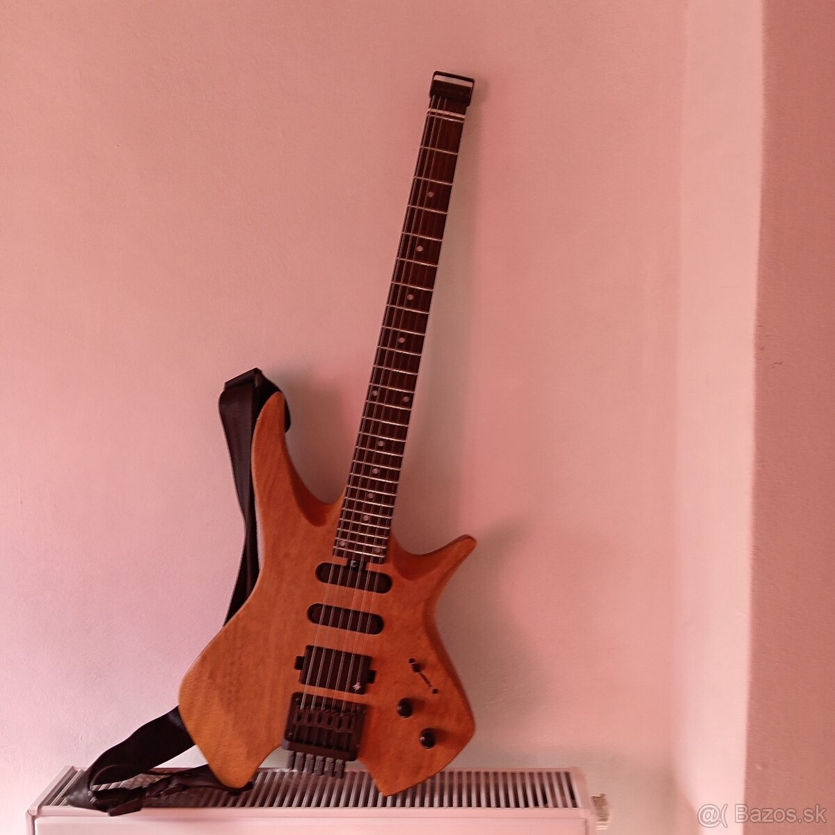 Predám headless gitaru - 2