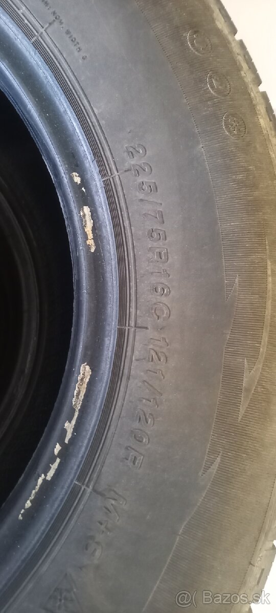 Predám jazdené pneu 225/75R16C - 2