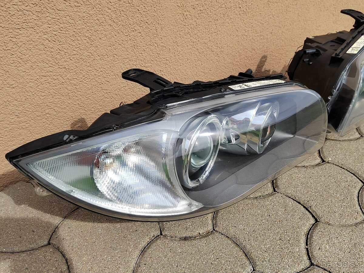 Predné svetlá bi-xenon BMW E82 - 2