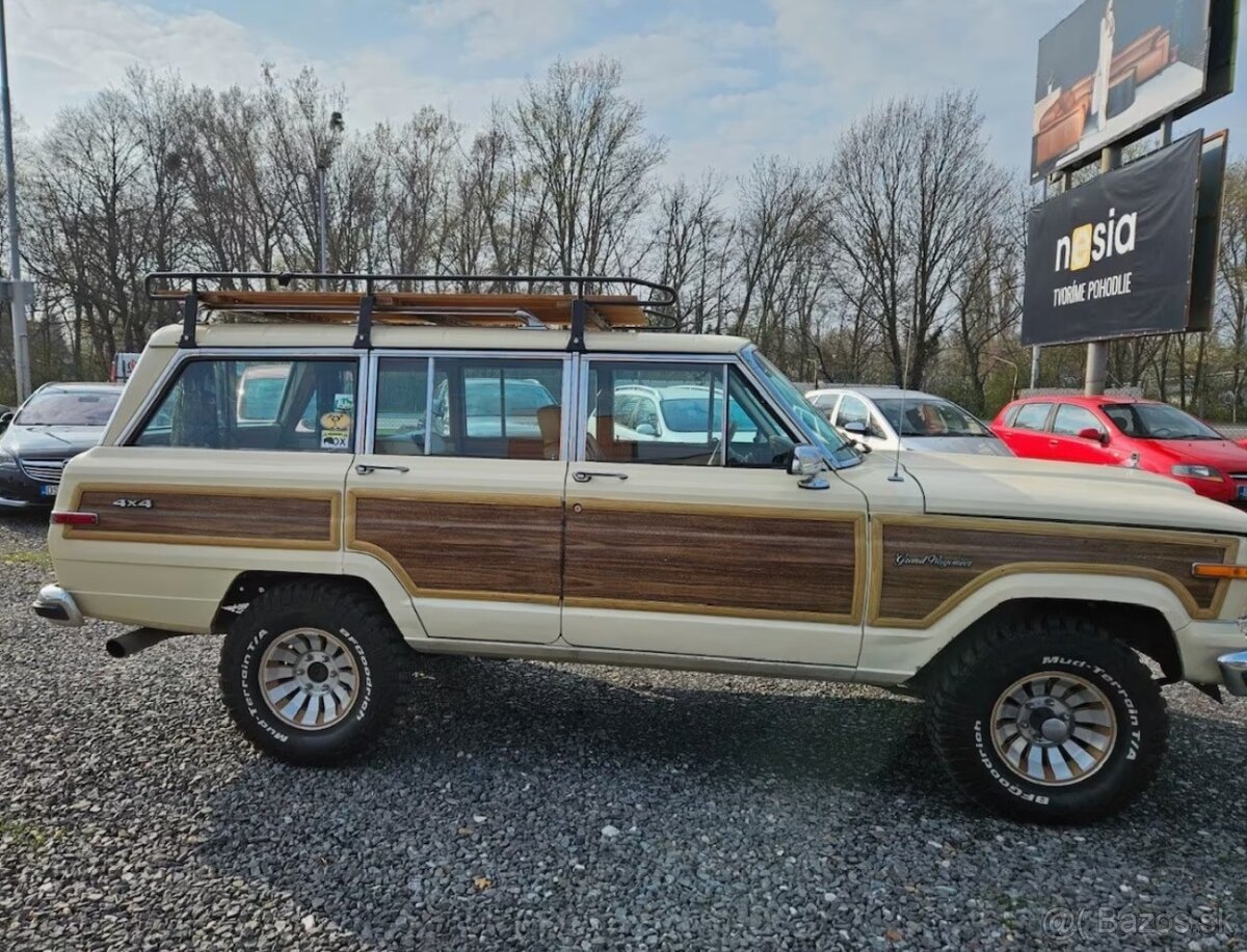 Jeep Wagoneer SJ V8 5.9 - 2