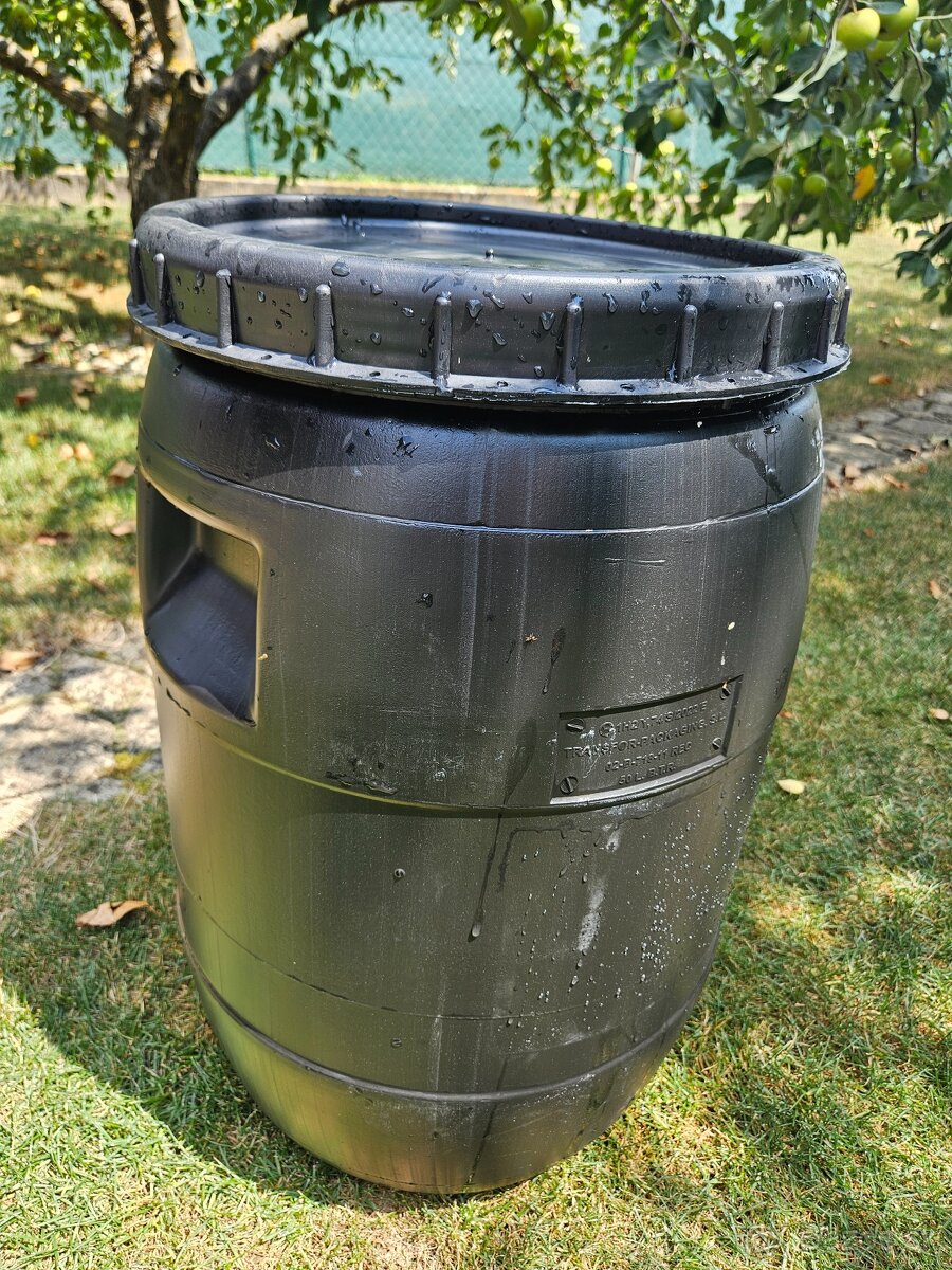 Predám plastové sudy 55l - 2