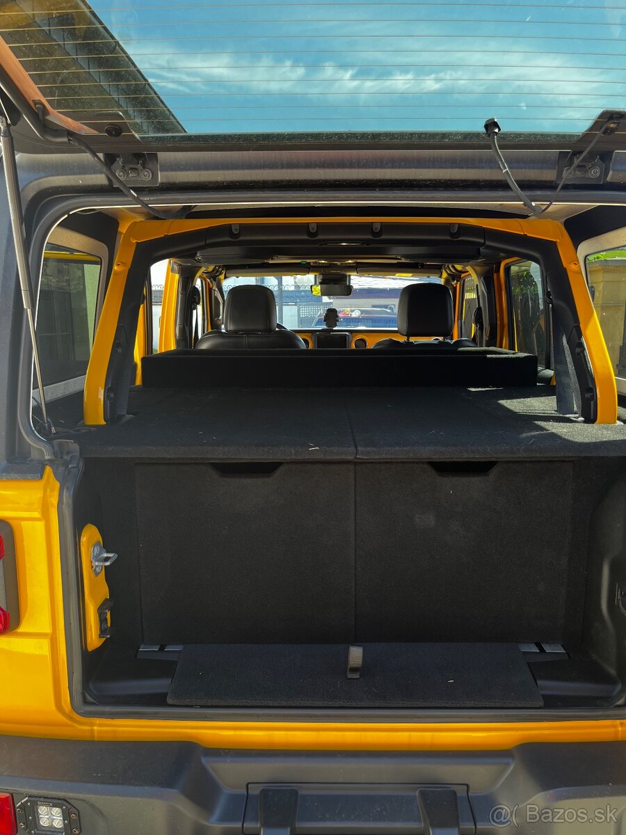 Jeep Wrangler - zásuvkový systém - 2