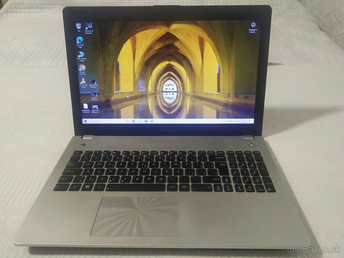 Asus. Intel i7. SSD 256 GB. 16GB.nVidia 8GB. Nová baterka. - 2