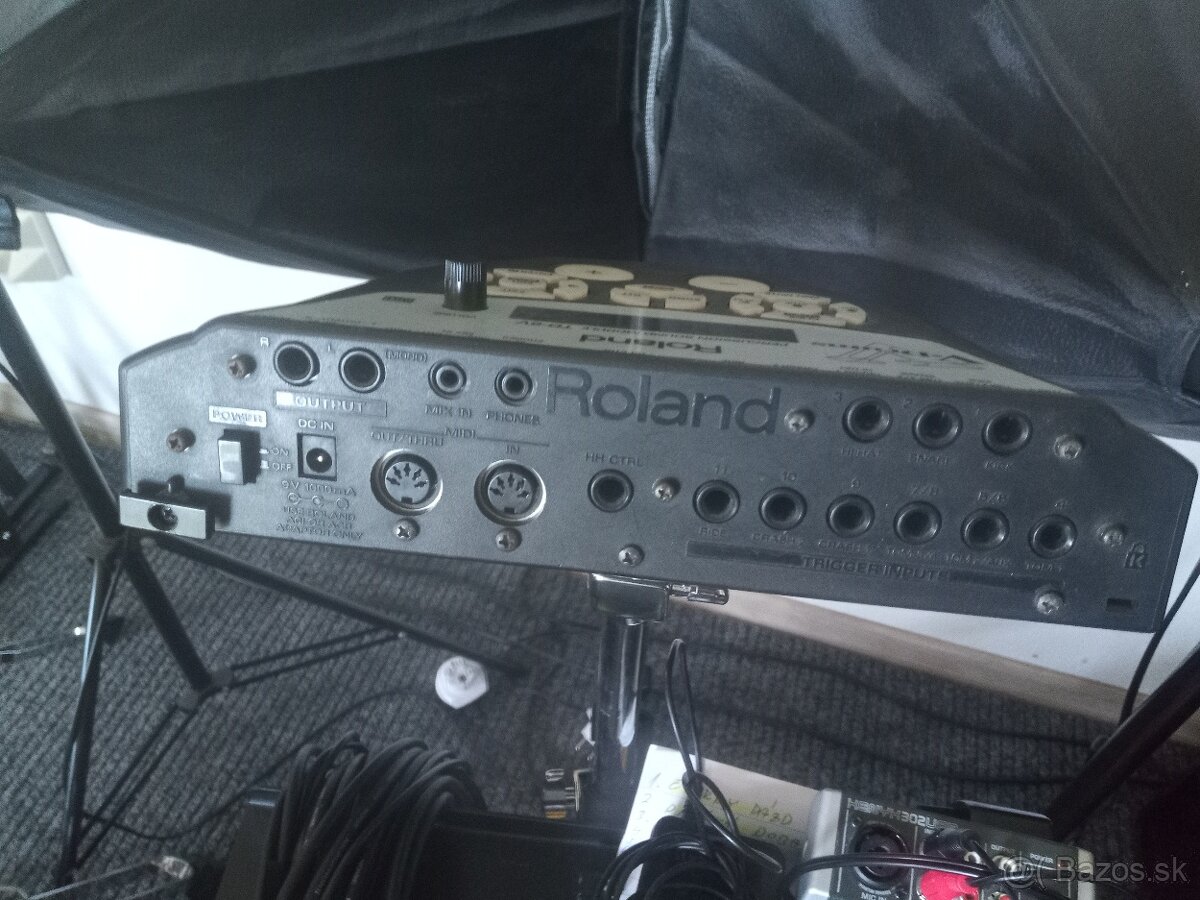 Roland - 2