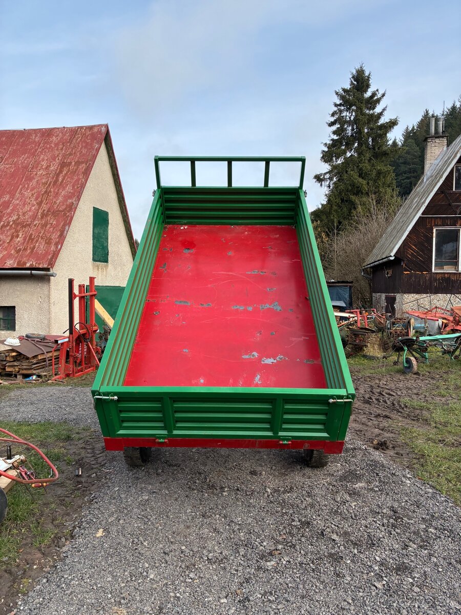 Vyklápacia vlečka - 2