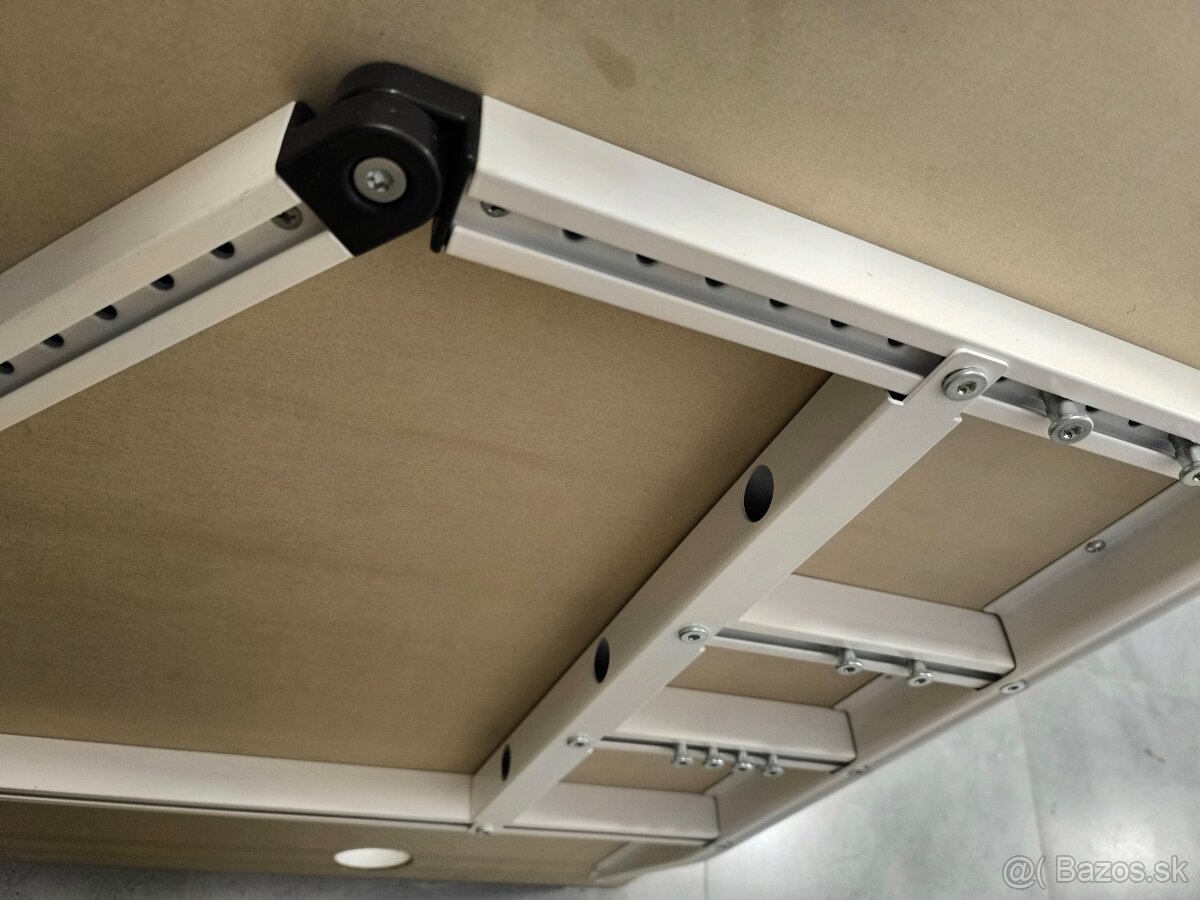 Rohový písací stôl Kinnarps - 2