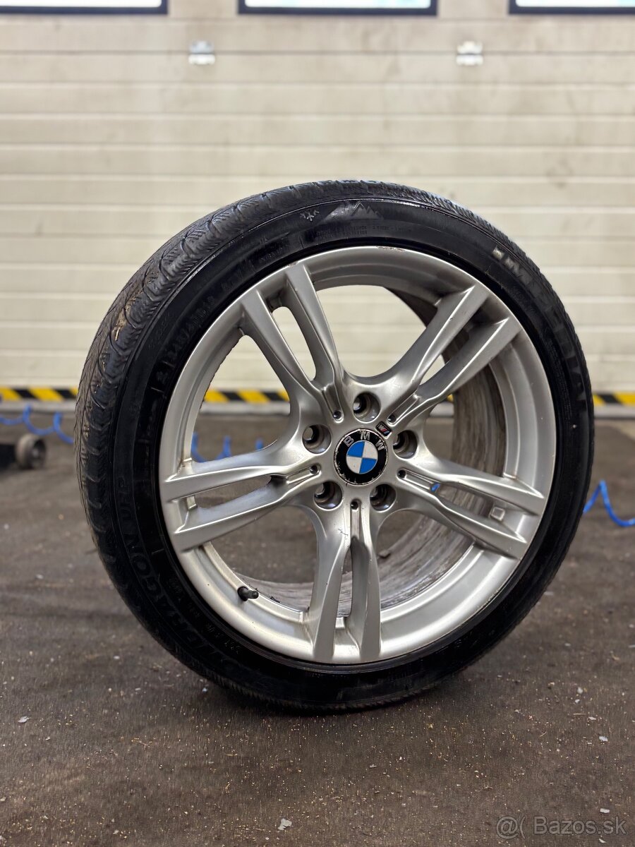 Originál BMW Sada 5x120 R18 Styling 641 M4 - 2