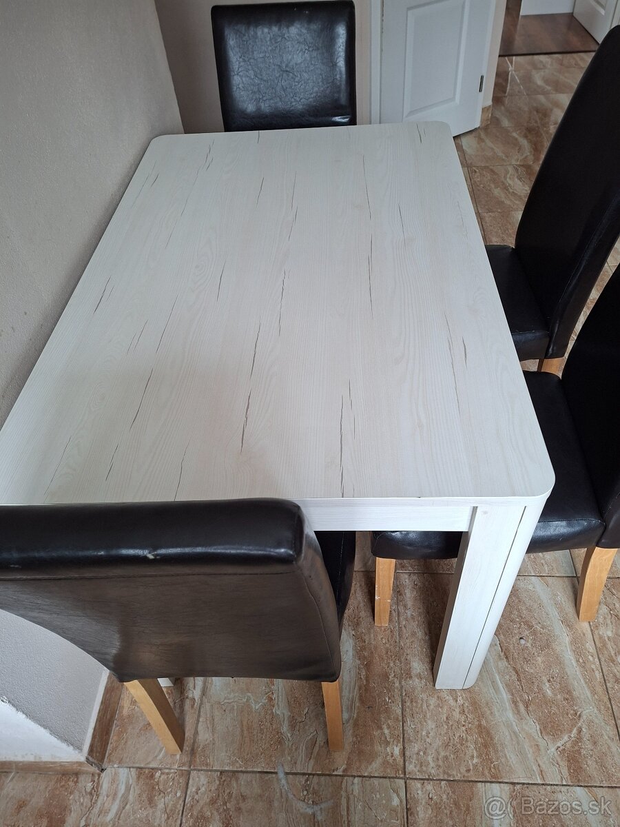 Jedalensky stôl a stolicky - 2