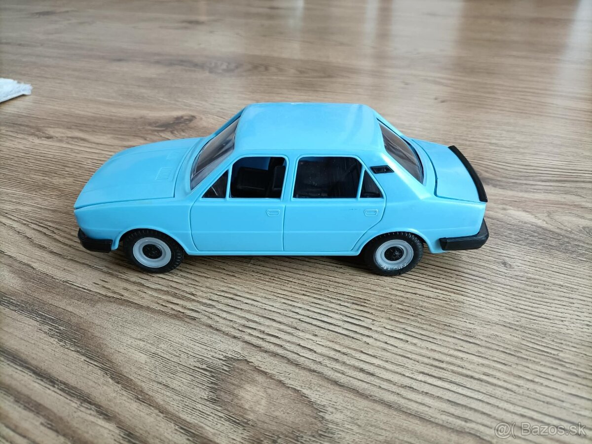 Skoda 120 kdn stare hracky - 2