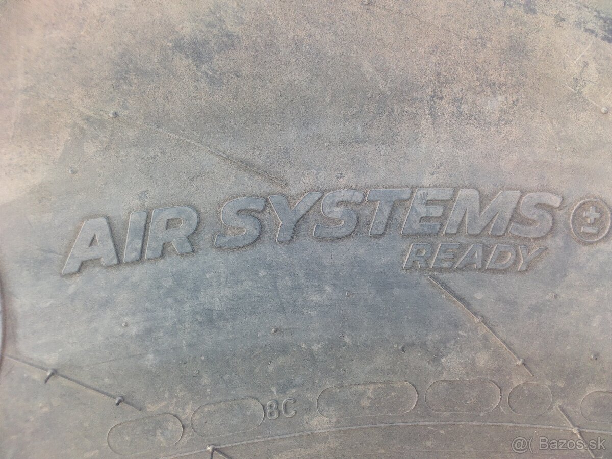 Michelin 600-70R30 - 2