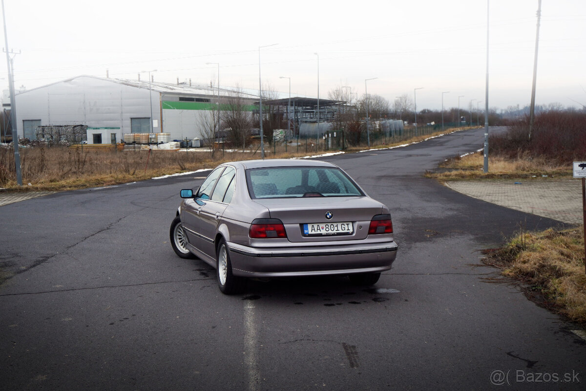 BMW E39 528i Manuál Sedan - 2