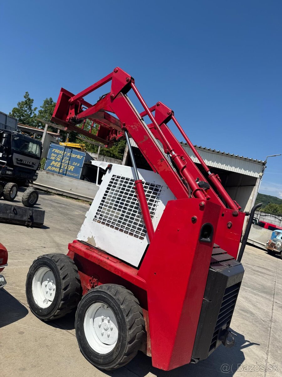 Šmykový nakladač Gehl lopata + vydli - 2