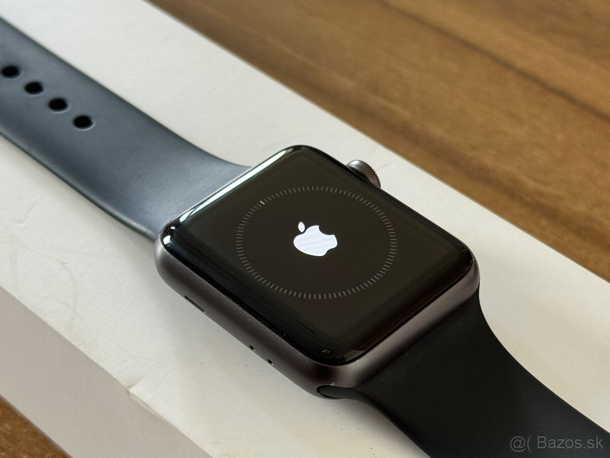 Apple Watch Series 3 42mm - 2