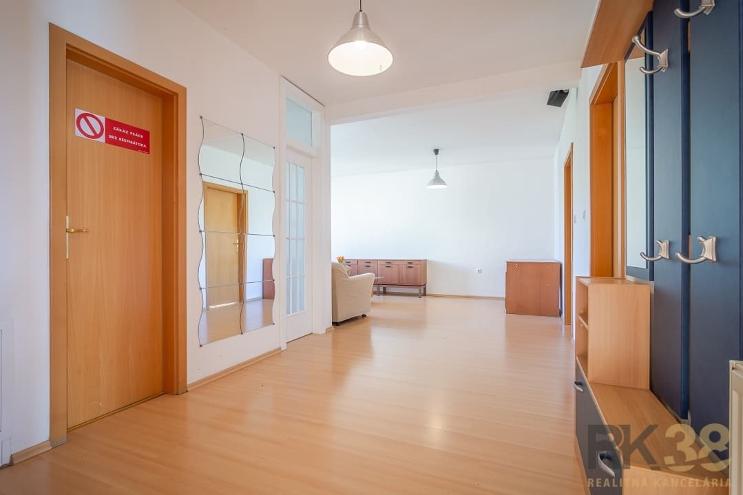 Príjemný 4-izbový byt v skvelej lokalite priamo v centre - 2
